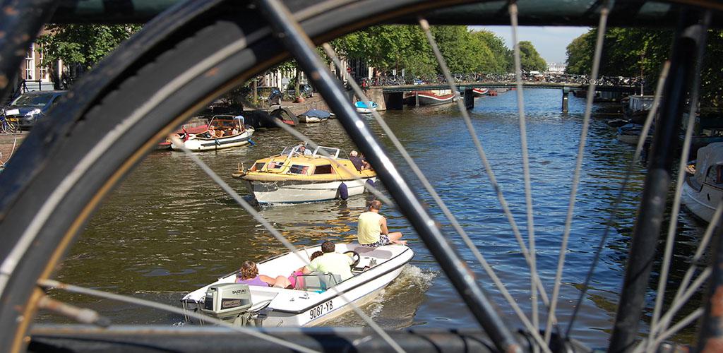 Amsterdam Walking Tour - Perspectief vanaf een fiets